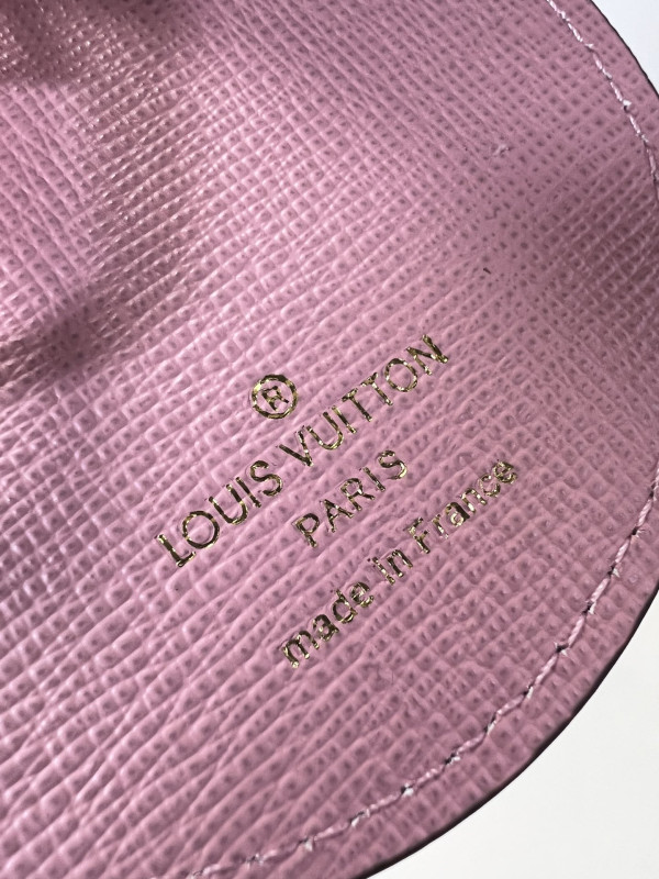 l**is V*t*n illustre ice skate bag charm and key holder