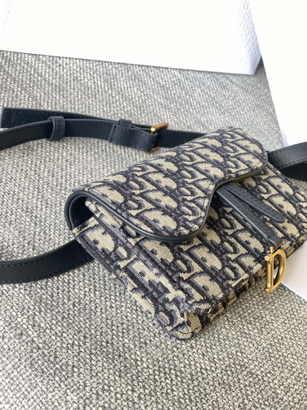 D*or saddle belt pouch