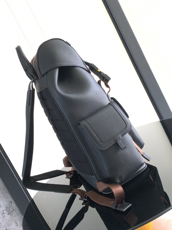 D*or large D*or hit the road backpack