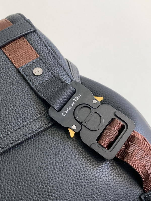 D*or large D*or hit the road backpack