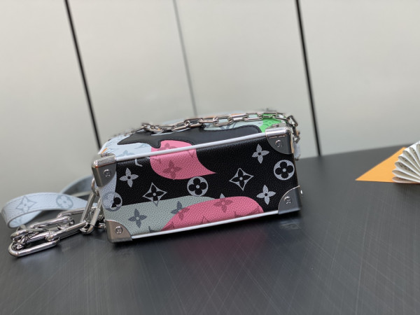 l**is V*t*n mini soft trunk