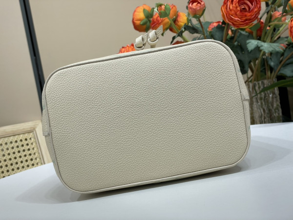 l**is V*t*n nÉonoÉ bb