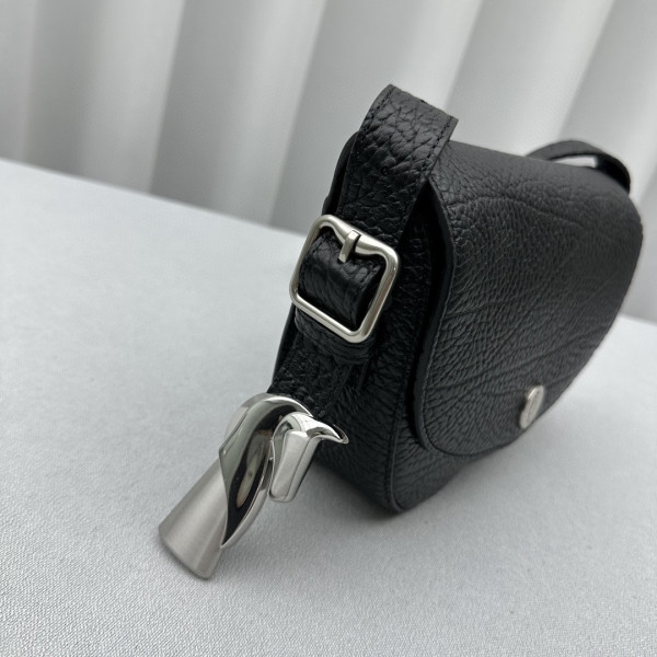 B**rry chess satchel