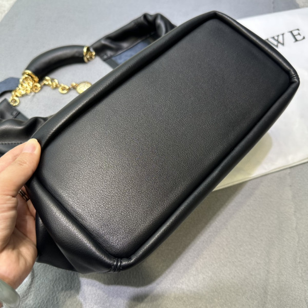 LOEWE Small Squeeze bag in nappa lambskin-24*29*10.5cm