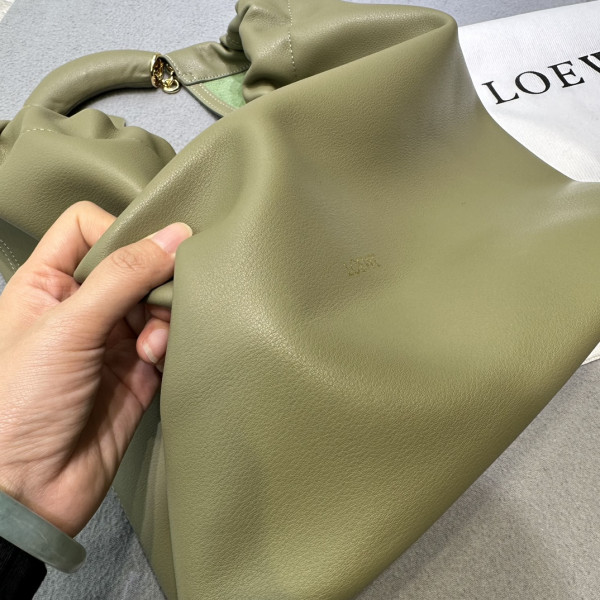LOEWE Small Squeeze bag in nappa lambskin-24*29*10.5cm