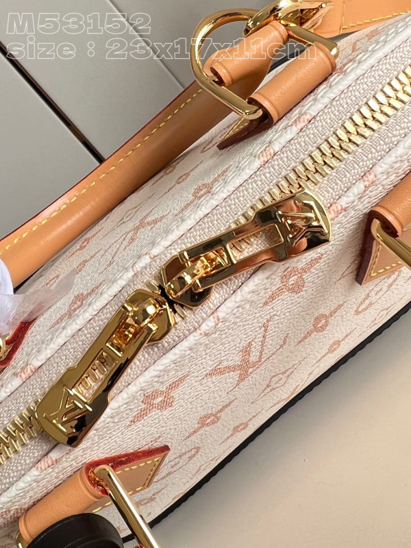 l**is V*t*n alma bb-23.5*17.5*11.5cm