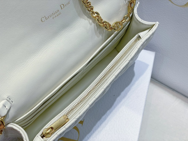 D*or caro pouch with chain