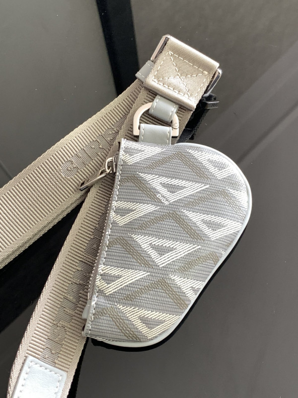 D*or saddle triple pouch