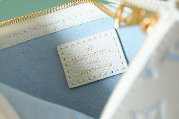 l**is V*t*n carryall pm