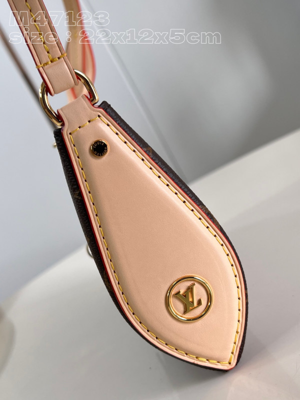 l**is V*t*n pochette tirette - 22 x 12 x5.5cm