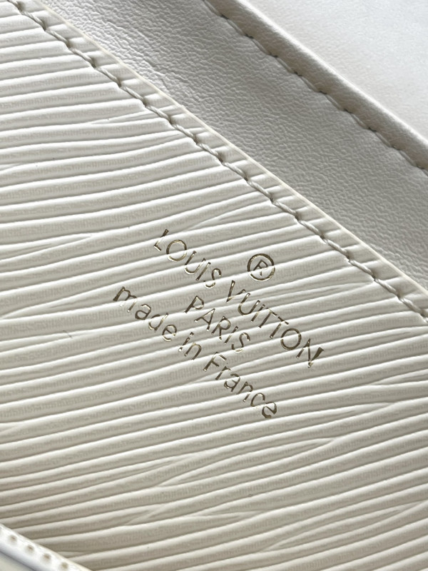 l**is V*t*n twist-23.5*12*7 cm