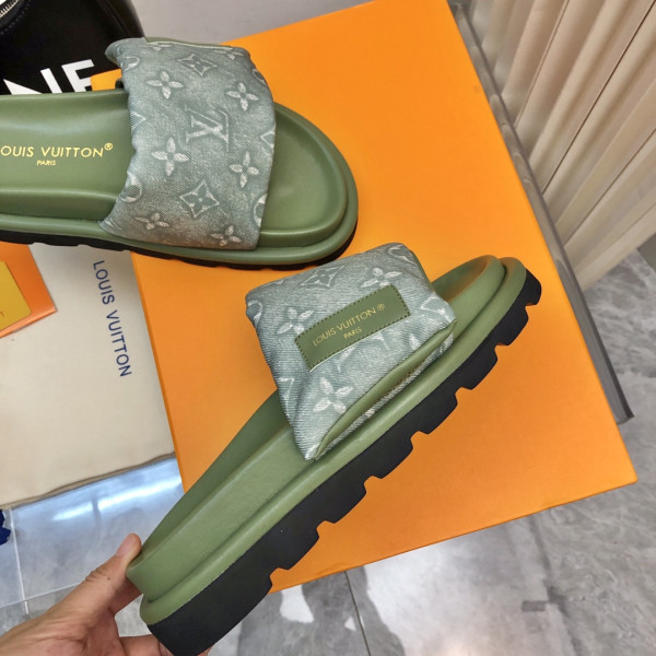 l**is V*t*n pool pillow comfort mule