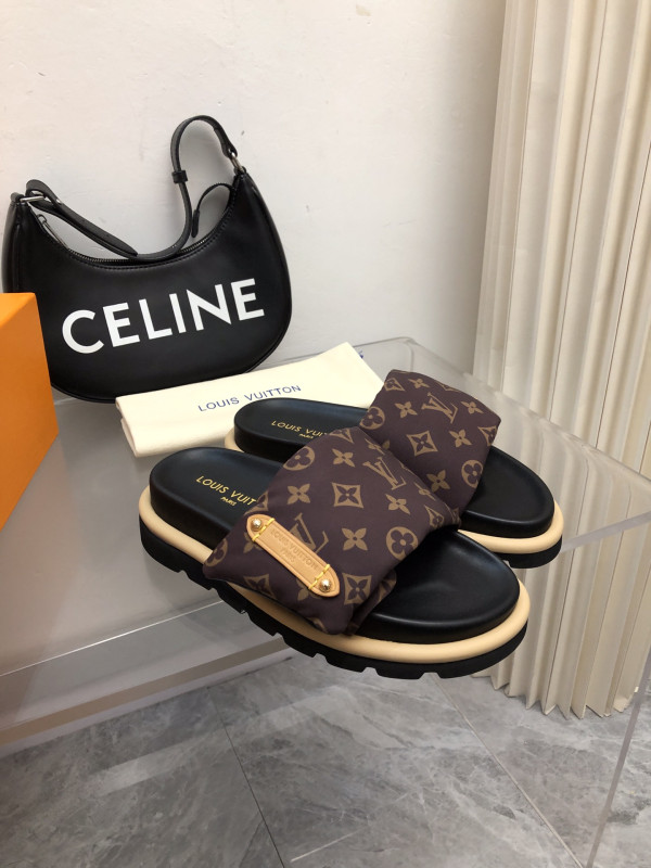 l**is V*t*n pool pillow comfort mule