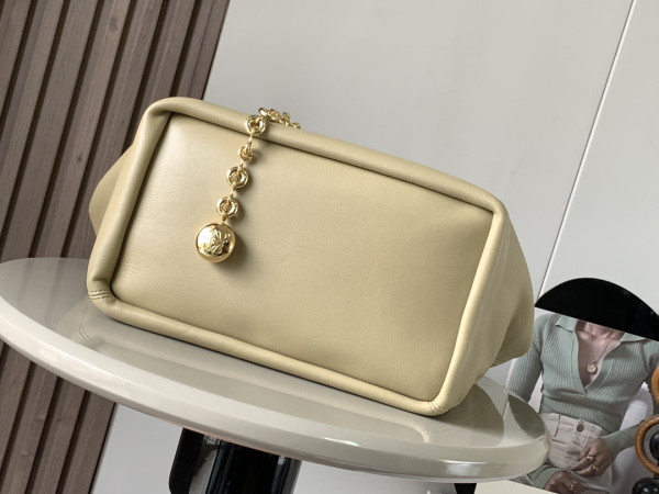 Loewe Squeeze Bag-34*33*13.5CM