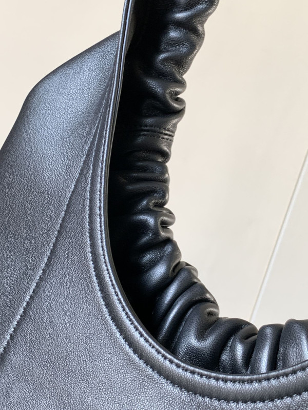 Loewe Squeeze Bag-34*33*13.5CM