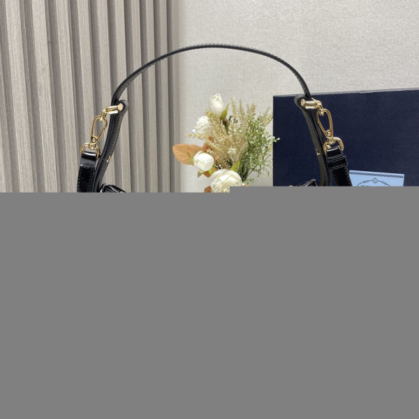 Pra*a arqué re-nylon and brushed leather shoulder bag-22.5*18.5*6cm