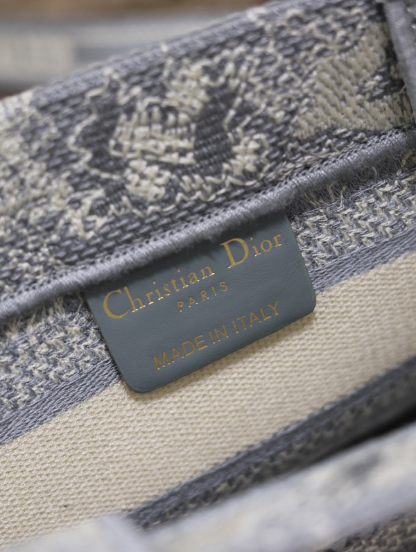 D*or mini book tote-21.5*13*7.5cm