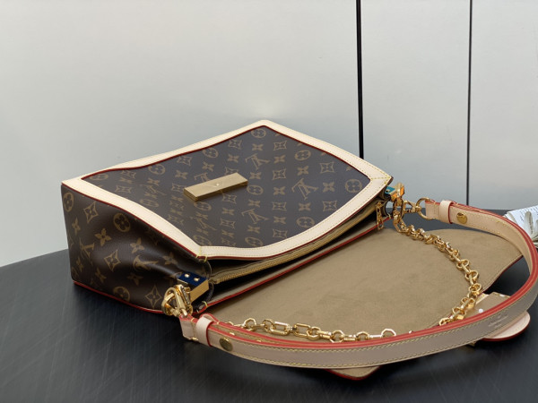 l**is V*t*n dauphine-28*20*11cm