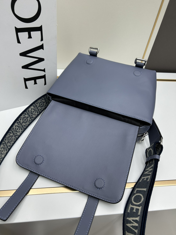 LOEWE messenger bag-24.5*18*10.5cm