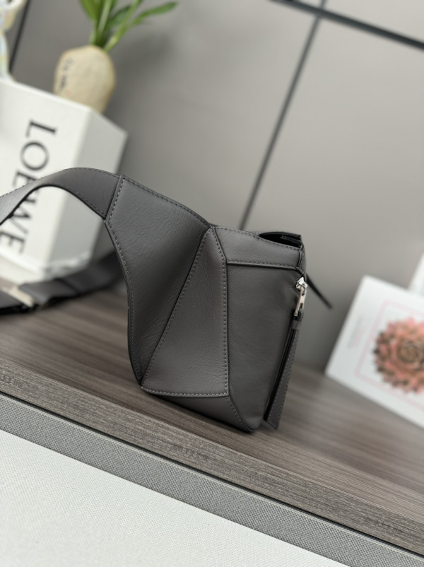 LOEWE Small Puzzle Bumbag-24*16*10.5cm