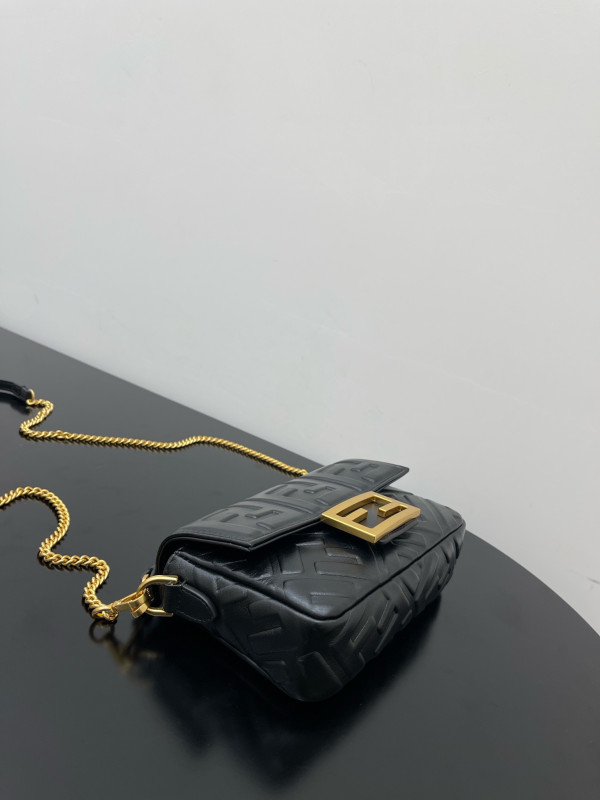 F**di baguette-19*10*4cm