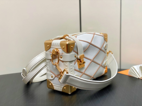 l**is V*t*n side trunk pm-18*12.5*8cm