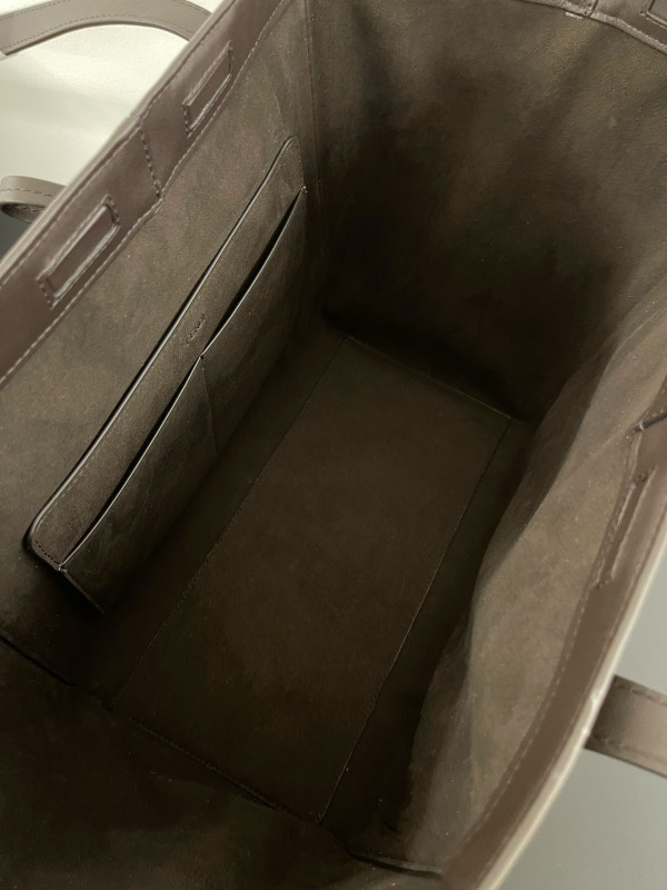 F**di origami- 32.5*32.5*27.5cm