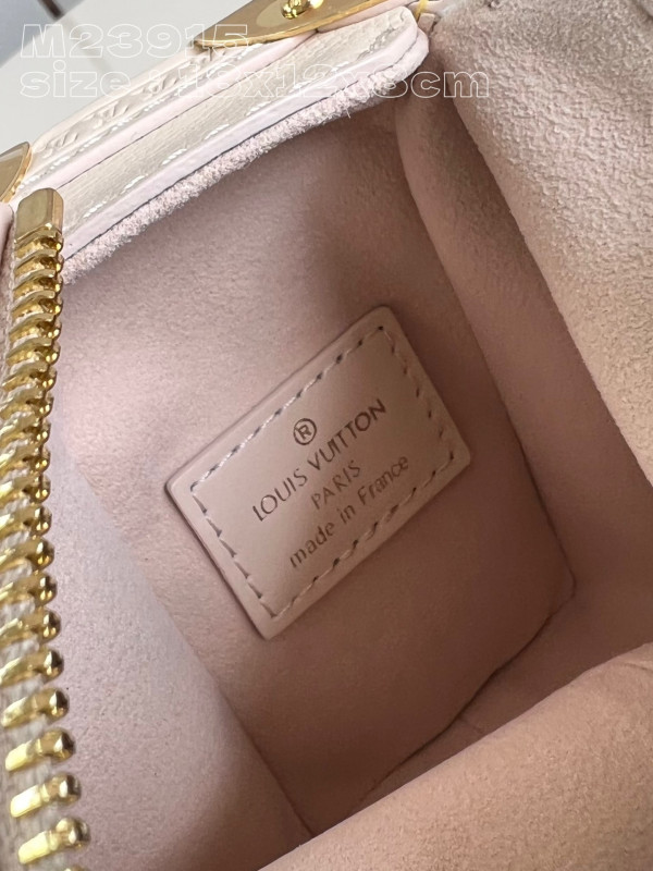 l**is V*t*n side trunk pm-18*12.5*8cm