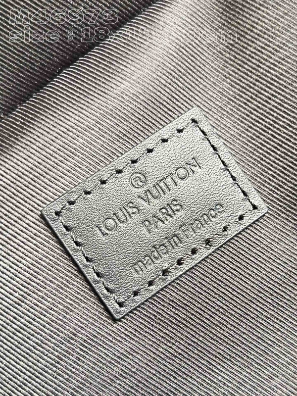 l**is V*t*n trail messenger-18*18*10cm