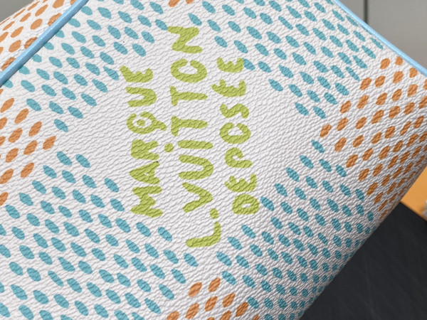 l**is V*t*n locker dopp kit bag-23*13*12cm