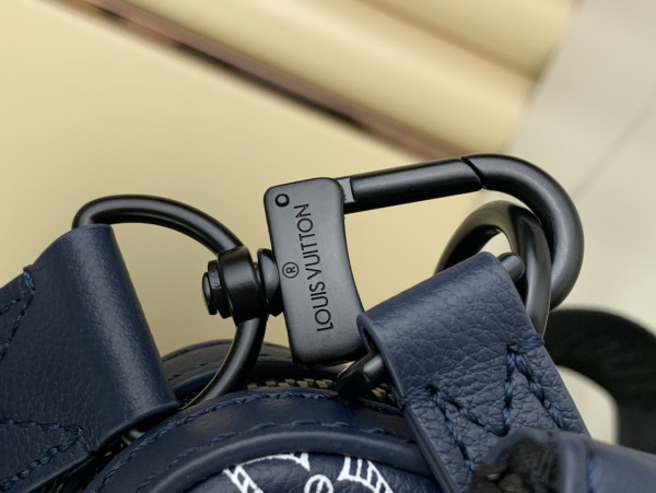 l**is V*t*n nano alpha-24*16*8 cm