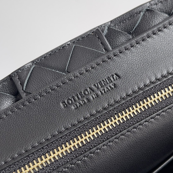 Bo*te*ga ve*ne*ta small andiamo-25*22*10.5cm