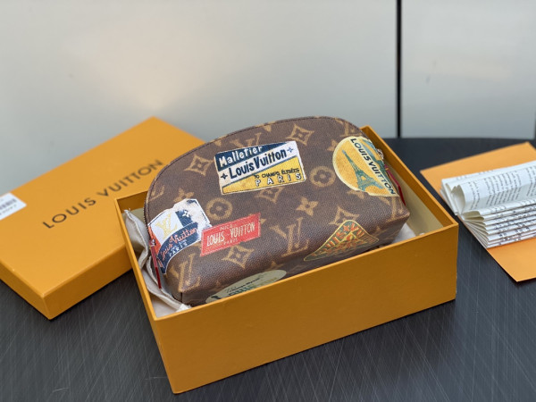 l**is V*t*n cosmetic pouch