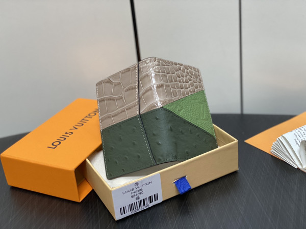 l**is V*t*n pocket organizer-7.5*11.1*1 cm