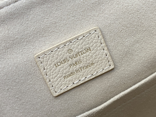 l**is V*t*n backup ys-20*22*14cm