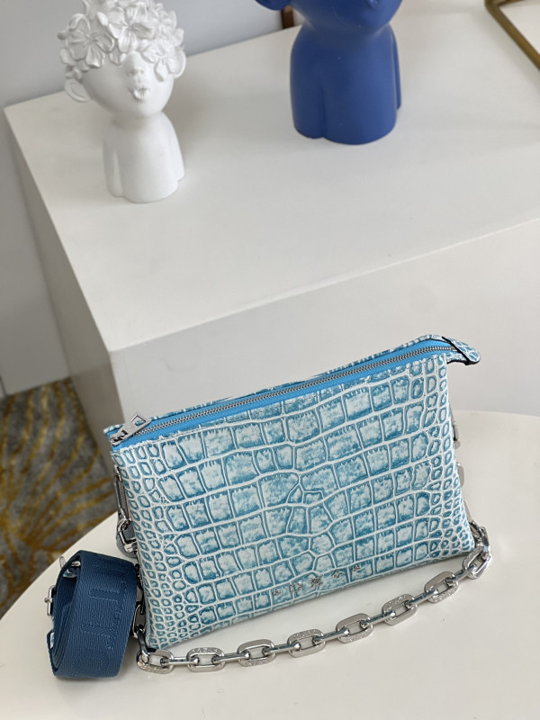 l**is V*t*n coussin pm-26*20*12cm