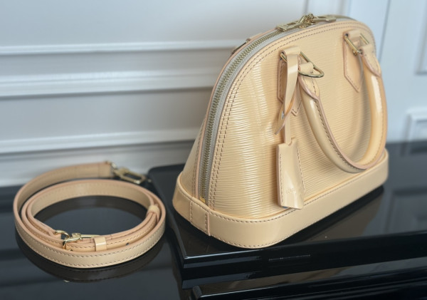 l**is V*t*n alma bb-23.5*17.5*11.5cm