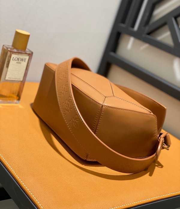 LOEWE Small Puzzle Bumbag-24*10*14cm