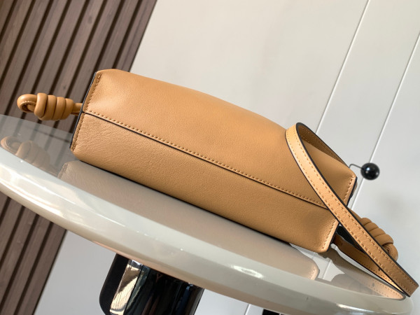 LOEWE Mini Flamenco clutch-23*18*9cm