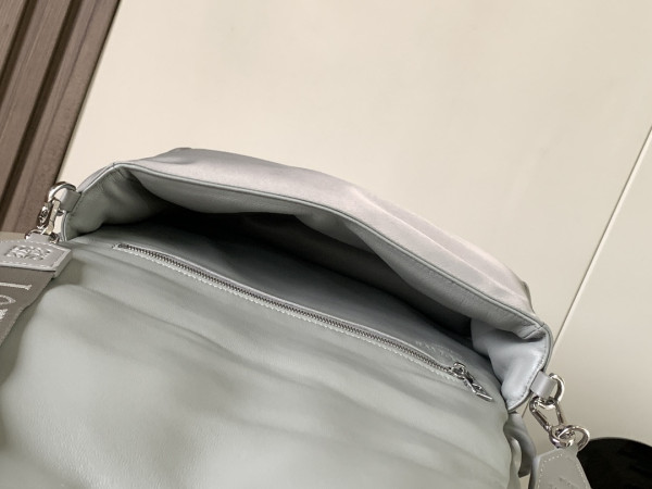 LOEWE Goya Puffer leather shoulder bag-30*20.5*10CM