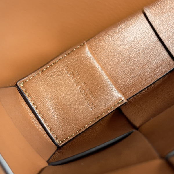 Bo*te*ga ve*ne*ta cassette-23*15*6cm