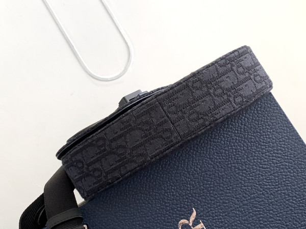 D*or saddle messenger bag