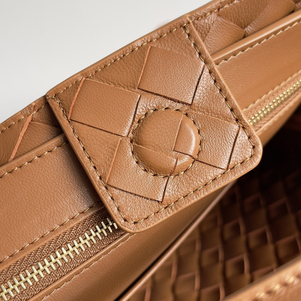 Bo*te*ga ve*ne*ta small andiamo-25*22*10.5cm