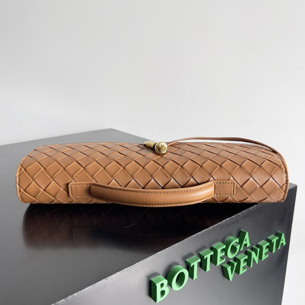 Bo*te*ga ve*ne*ta long clutch andiamo with handle-31*13*3cm
