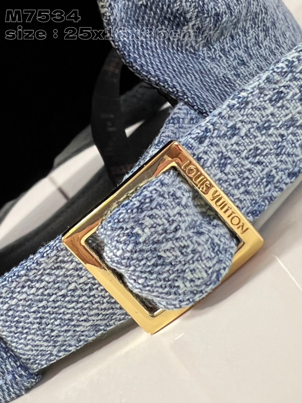 l**is V*t*n damier denim 3d cap