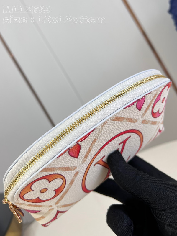 l**is V*t*n pochette cosmétique pm