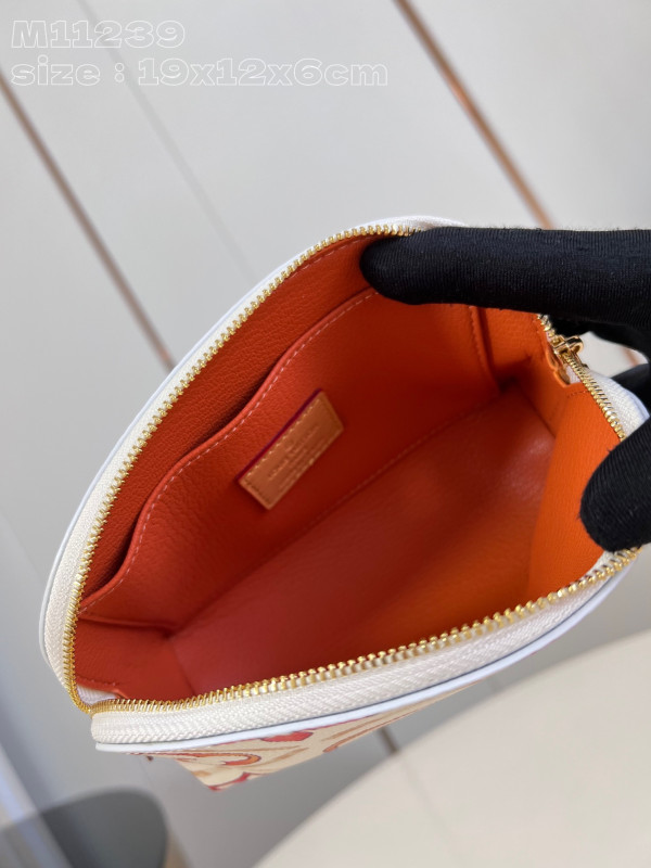 l**is V*t*n pochette cosmétique pm