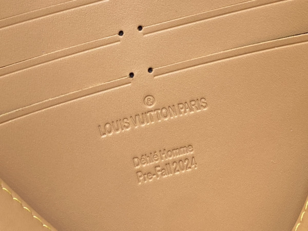 l**is V*t*n pochette voyage-27*21*6cm