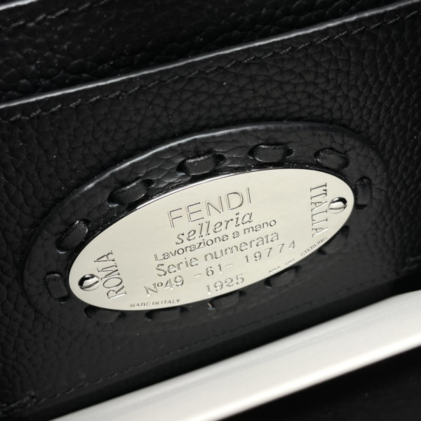 F**di peekaboo iseeu petite-20x11x15cm