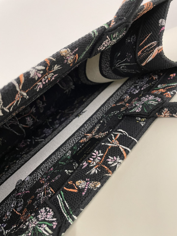 medium D*or book tote-36*18*28cm